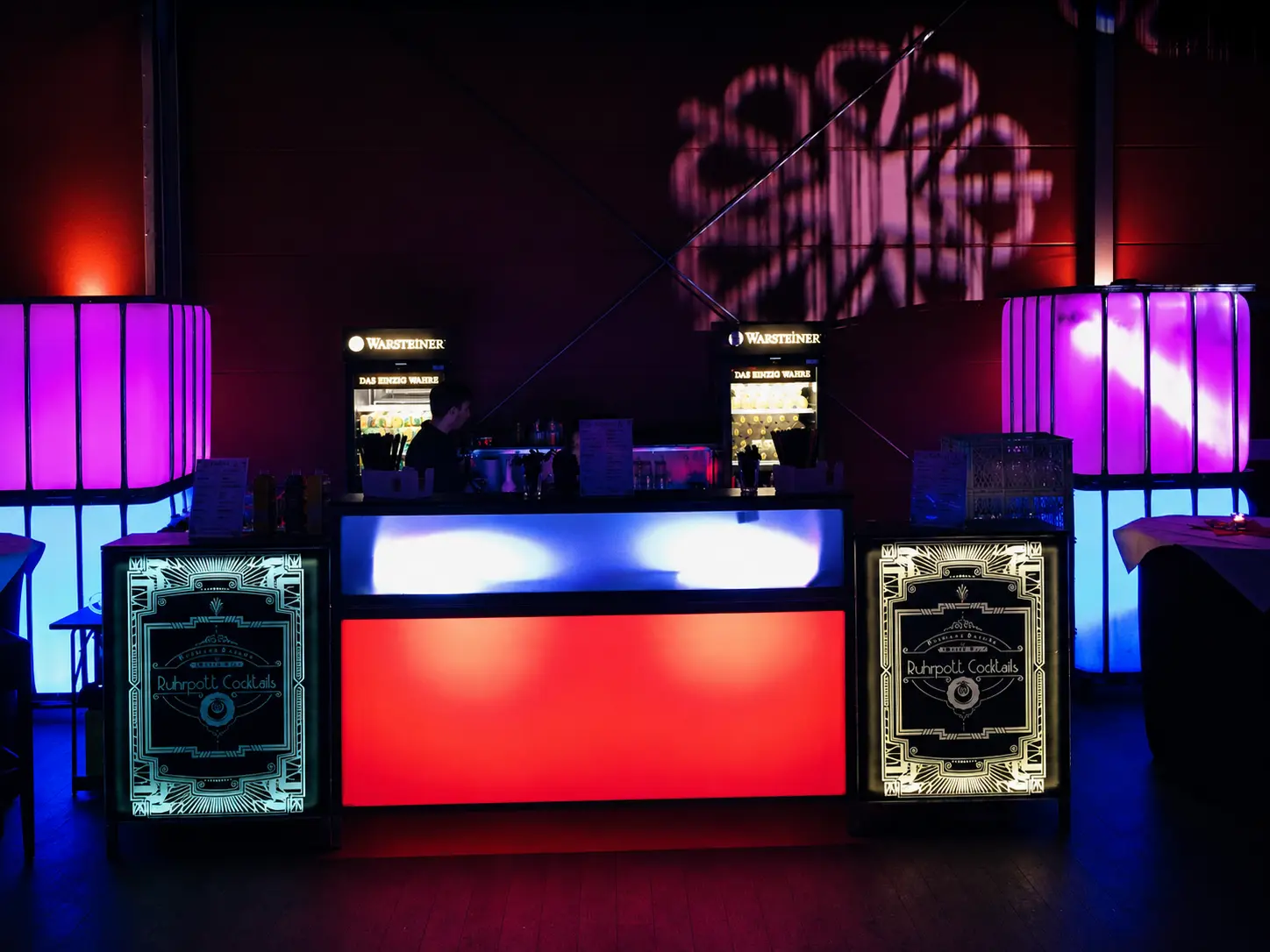 Echte beleuchtete Ruhrpott-Cocktails-Bar bei einem Business-Event
